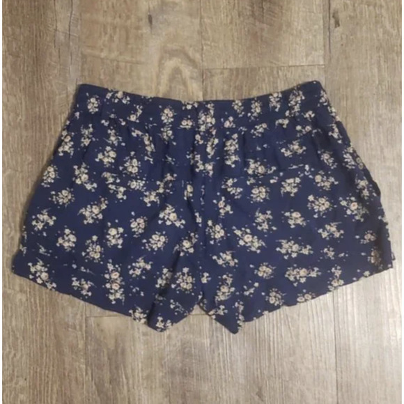 EUC‎ Forever 21 Blue Floral Size 31 Shorts with Pockets Drawstring Waist - Picture 3 of 16